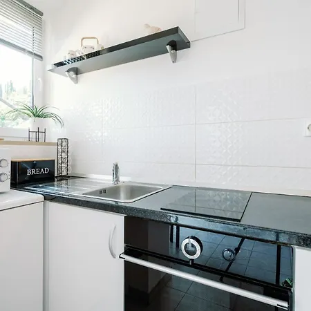 Charming Little Čilipi